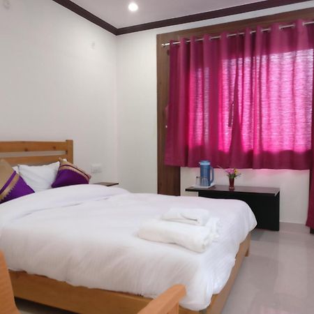 Green Roof Hotel Nainital Bilik gambar