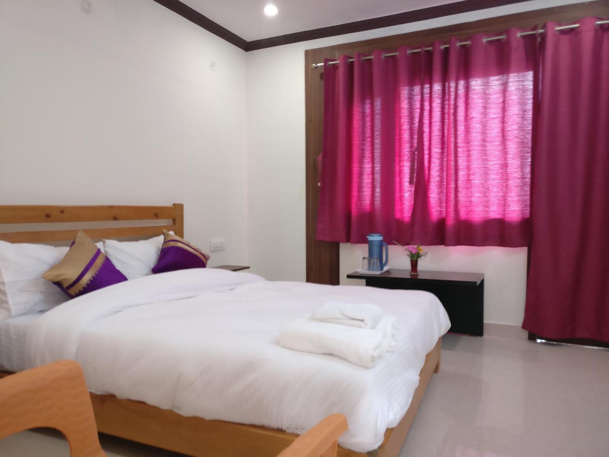 Green Roof Hotel Nainital Bilik gambar